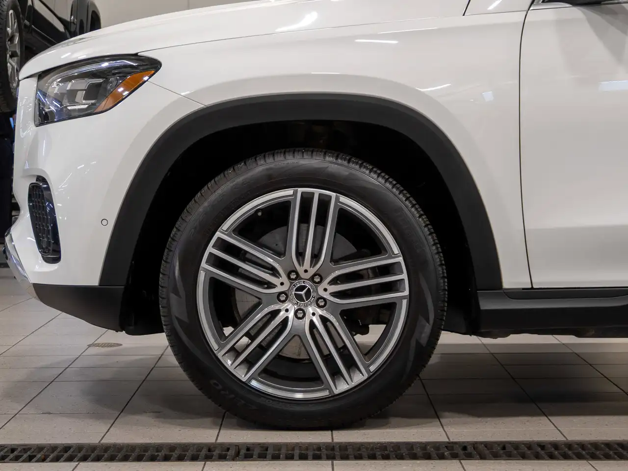 Mercedes-Benz GLS снимка Mercedes-Benz GLS