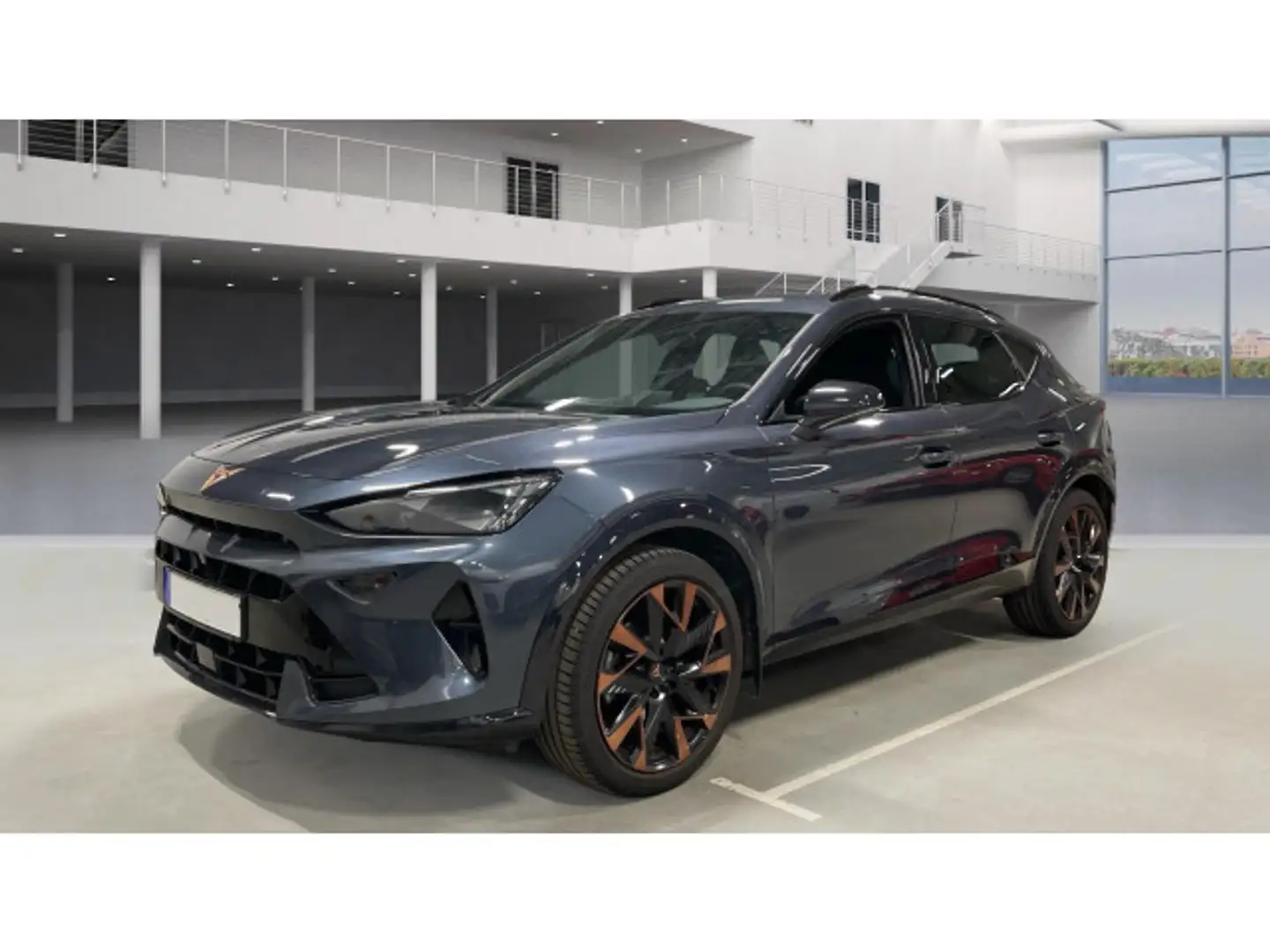 CUPRA Formentor 1.5eTSI DSG PERFORMANCE/DESIGN/SENNHEI Grau - 2