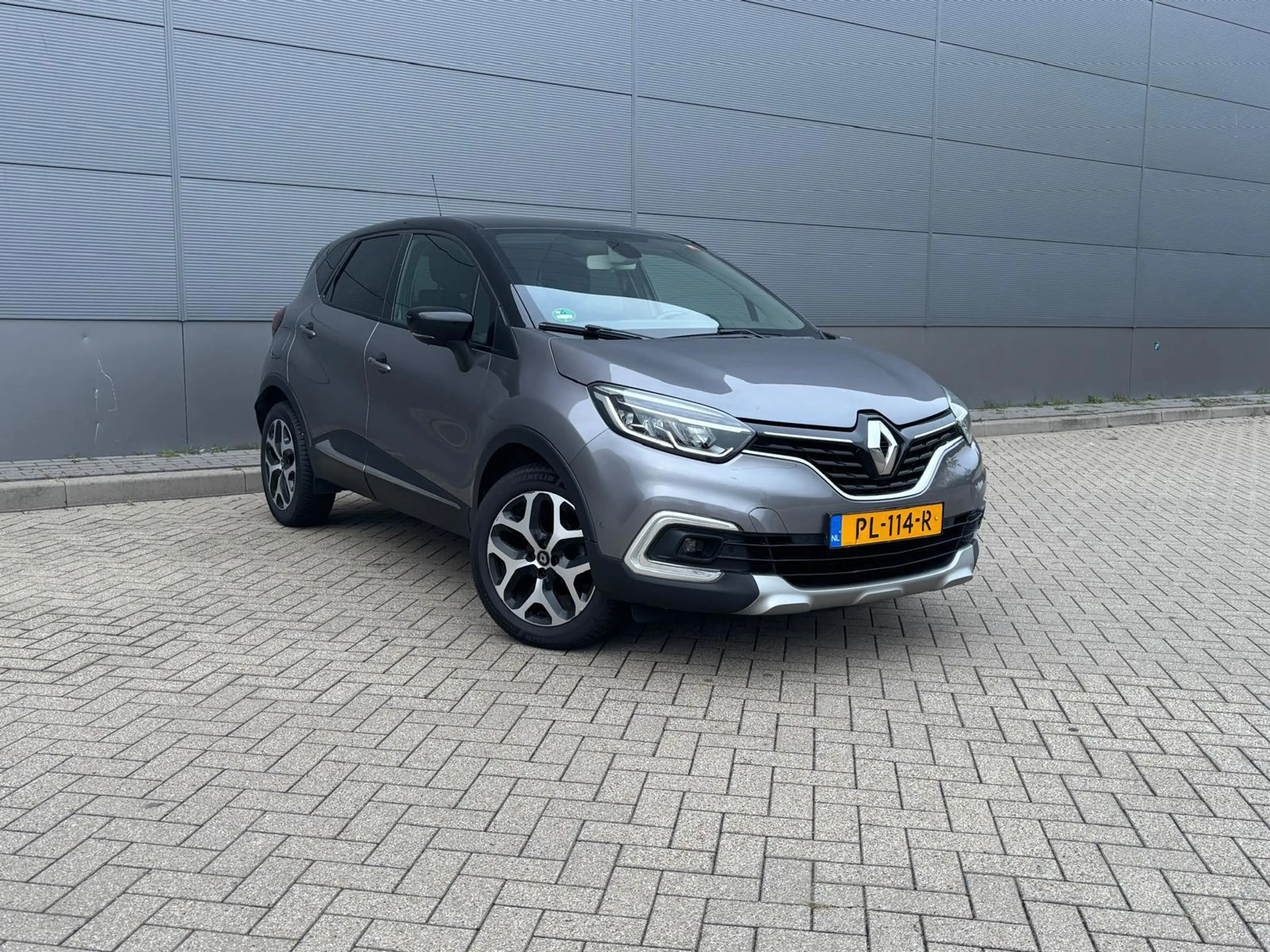 Renault Captur 1.2 TCe Intens| Clima| Cruise| Keyless| Camera| — photo 4
