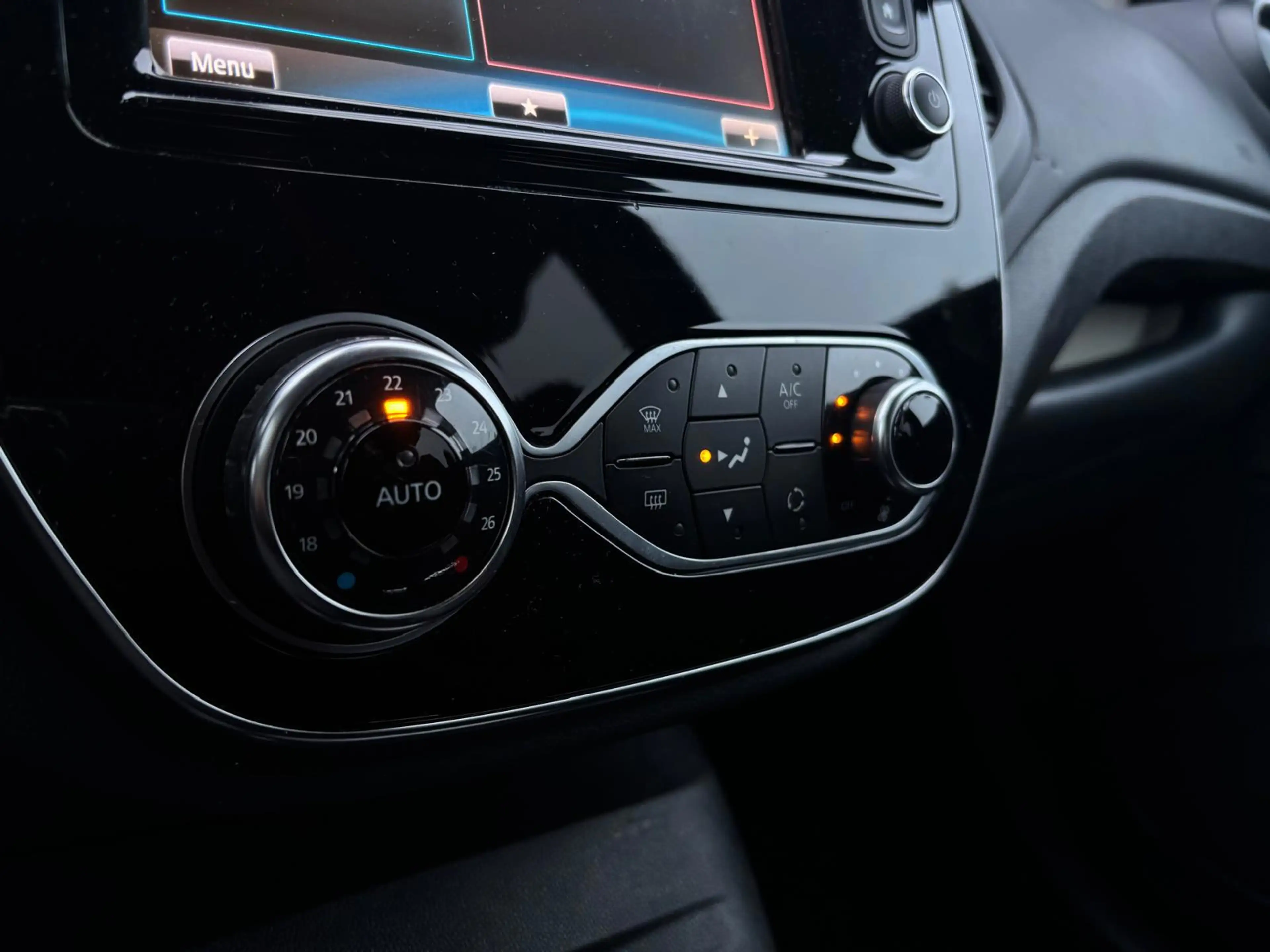 Renault Captur 1.2 TCe Intens| Clima| Cruise| Keyless| Camera| — photo 12