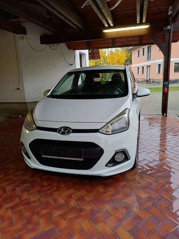 Imagine Hyundai i10 i10 1.0 YES! Silver