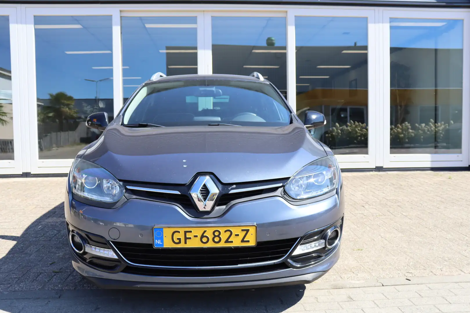 Renault Megane Estate 1.2 TCe Bose 130 Pk, Cruise Control, Airco, Gris - 2