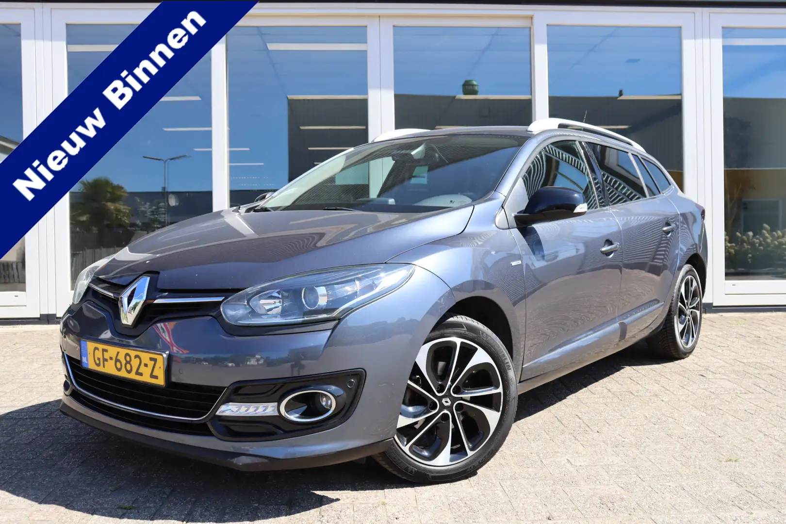 Renault Megane Estate 1.2 TCe Bose 130 Pk, Cruise Control, Airco, Gris - 1