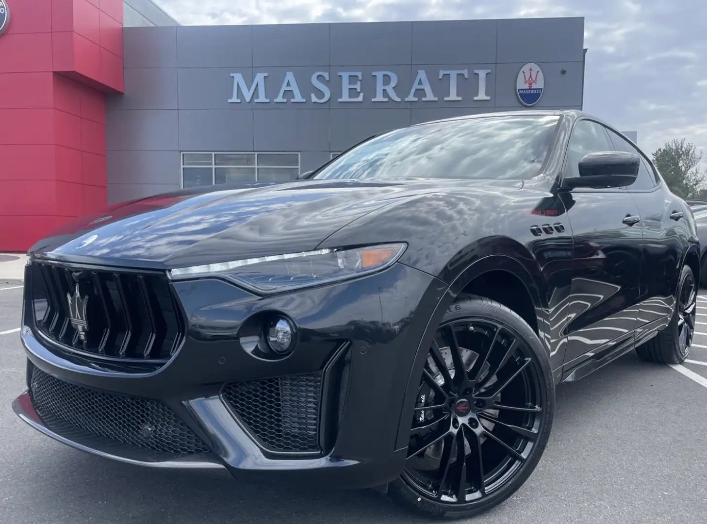 Maserati Levante V8 Trofeo 580cv FULL OPTIONAL E FULL CARBONIO! Nero - 1