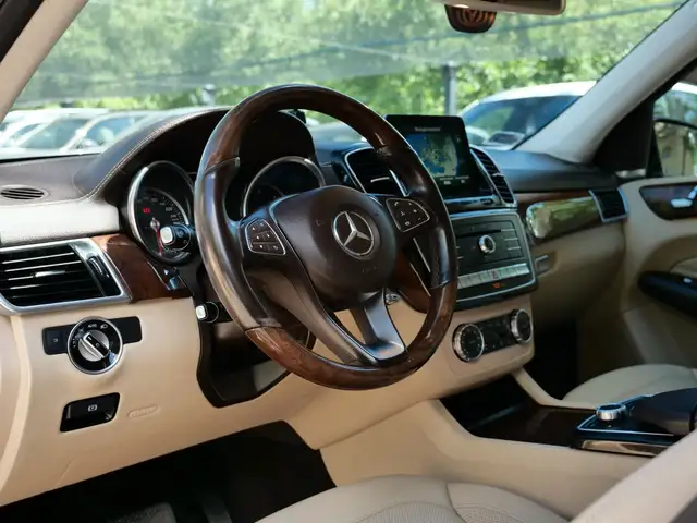 Mercedes-Benz Gle view 12