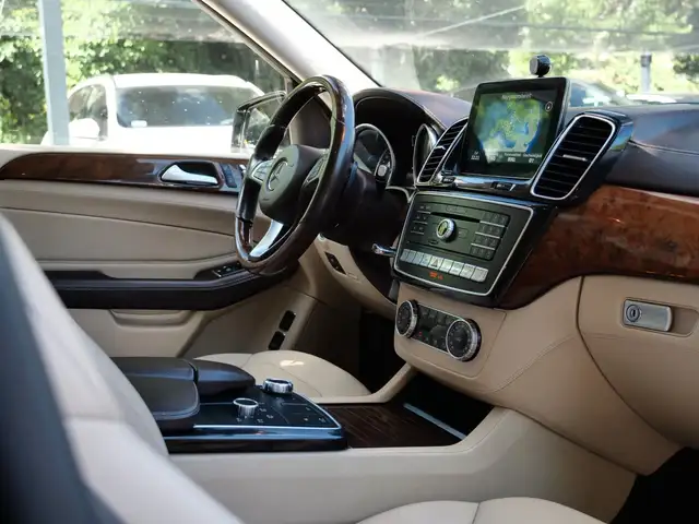 Mercedes-Benz Gle view 15