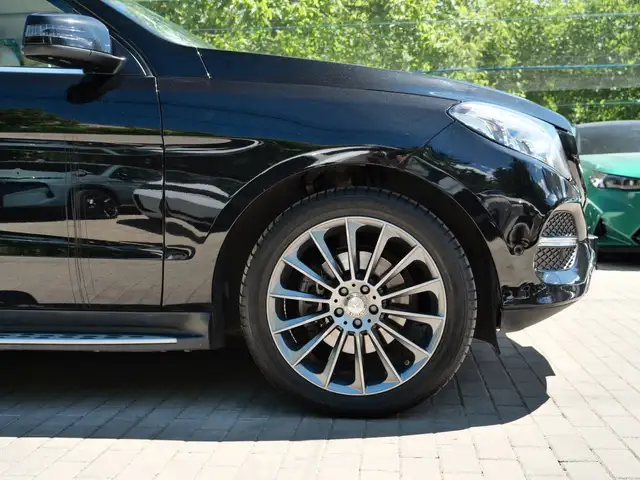 Mercedes-Benz Gle view 10