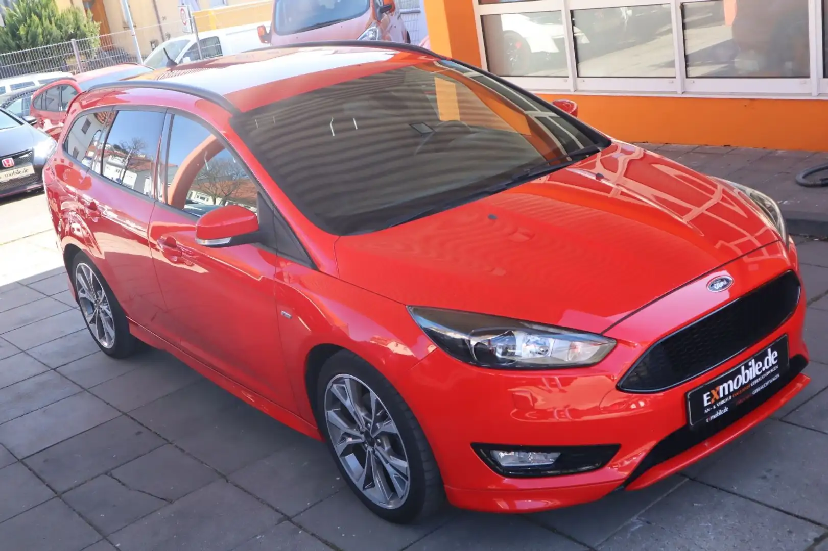 Ford Focus FOCUS TURNIER* ST-LINE* BI-XENON* WINTERPAKET* Rot - 2