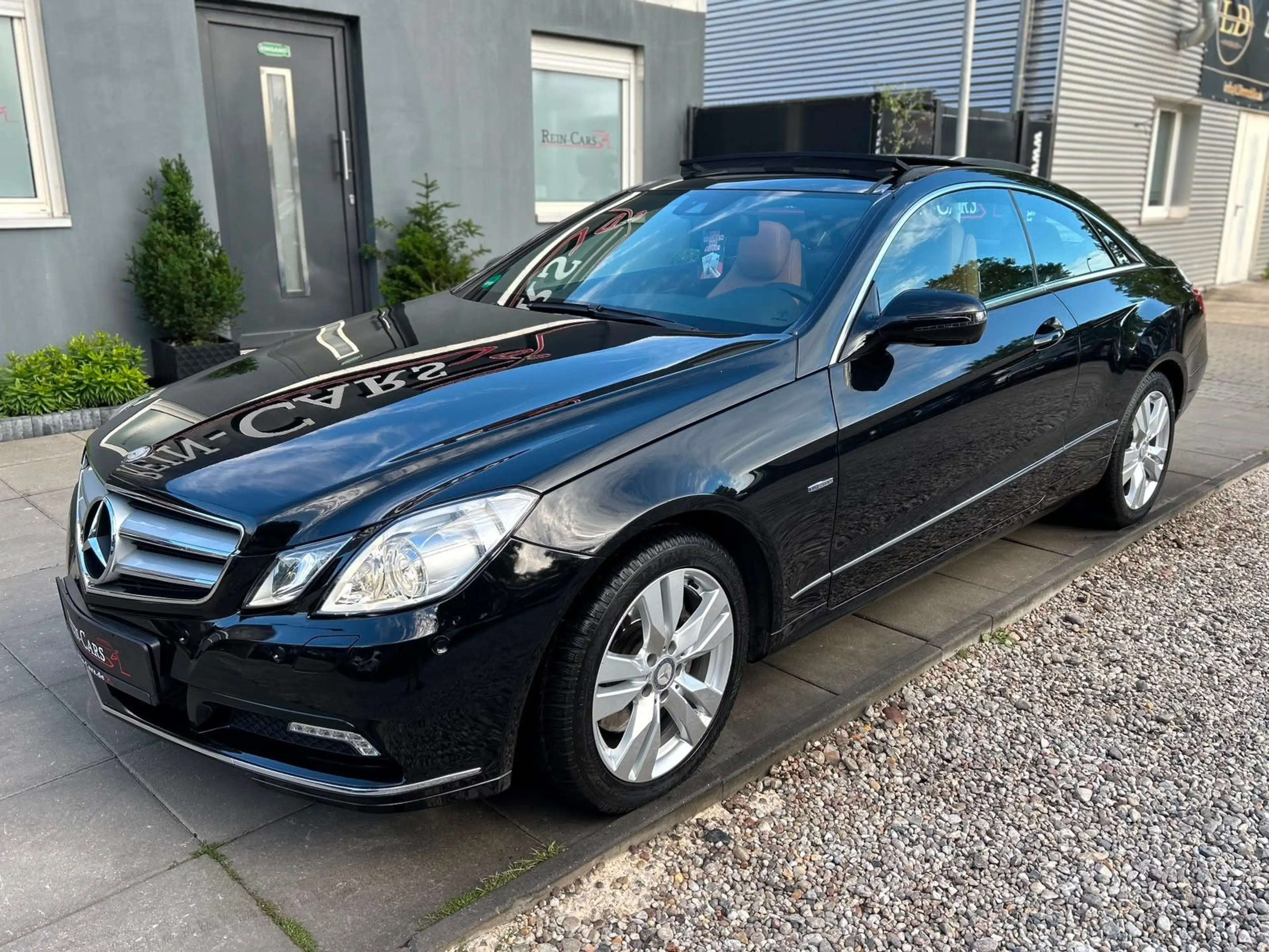 Mercedes-Benz E 350 CDI Coupe/I.HD/PANO/NAVI/TEMP/XEN/LED/SHZ/ — photo 5