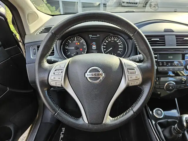 Nissan Pulsar view 13