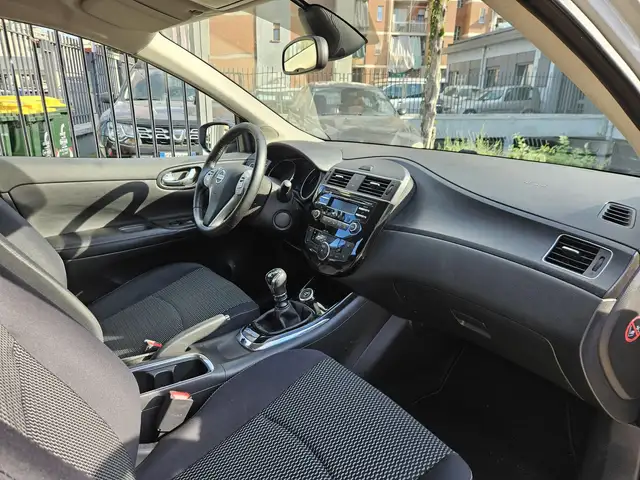 Nissan Pulsar view 10