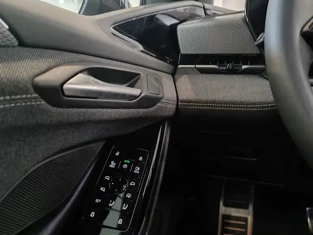 Audi A6 e-tron view 28