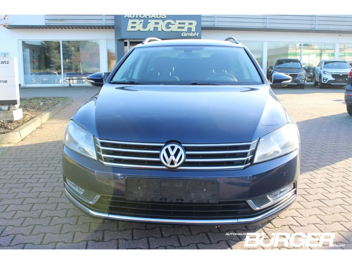 Volkswagen Passat Variant Comfortline AHK Navi Klimaautom SHZ Temp Blau - 2