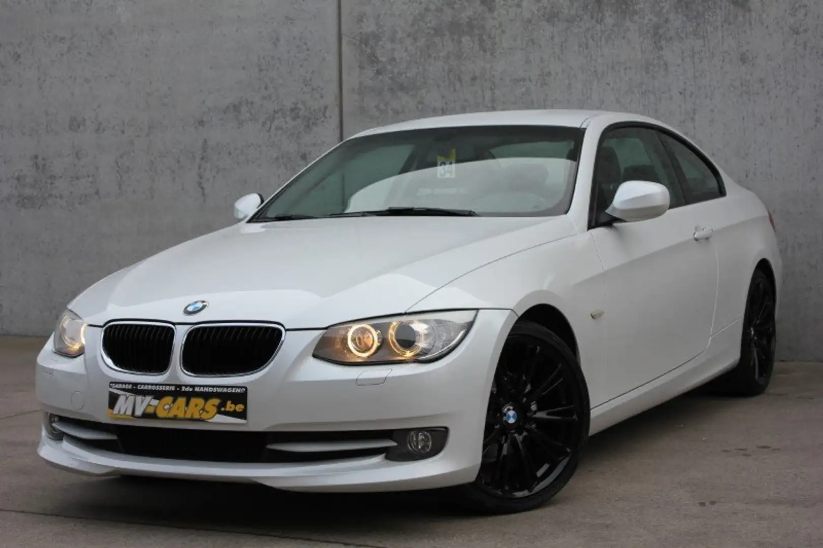 BMW 318 318i Coupé/Xenon/Sportzetels/multistuur... Wit - 2