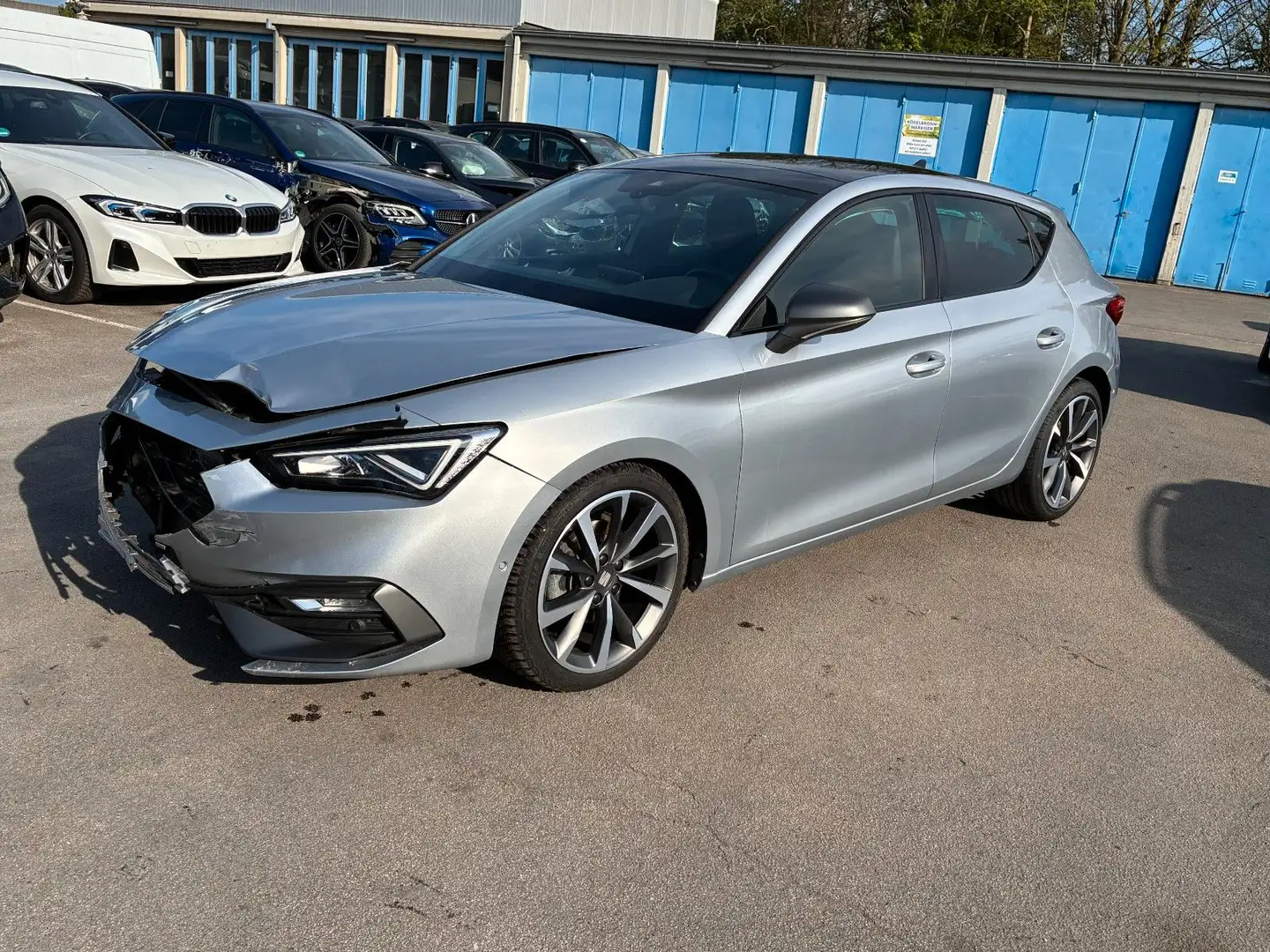 SEAT Leon 1.0 eTSi DSG *FR-Paket*Glasdach*Navigation* Silber - 1