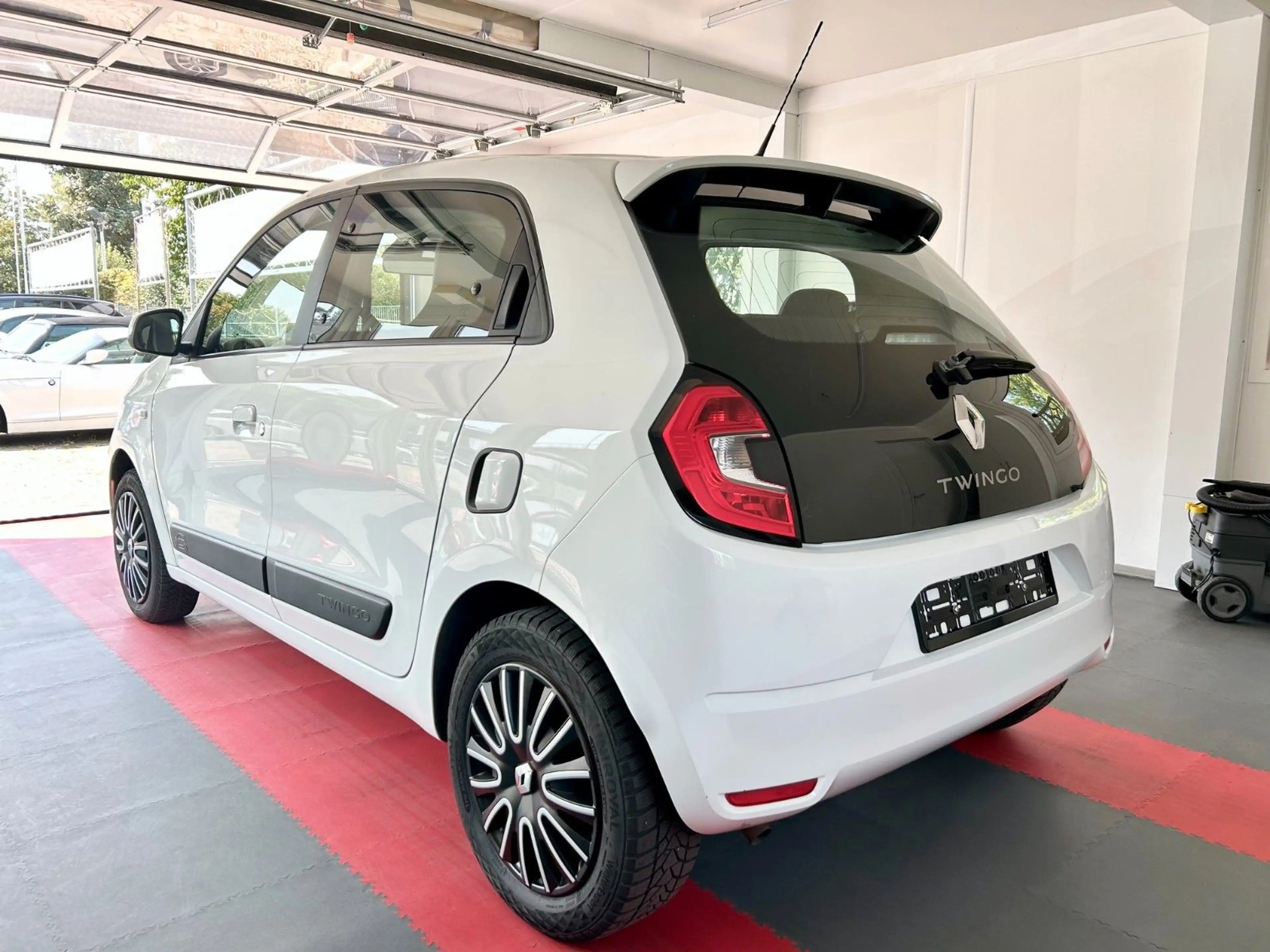 Renault Twingo Limited — photo 5