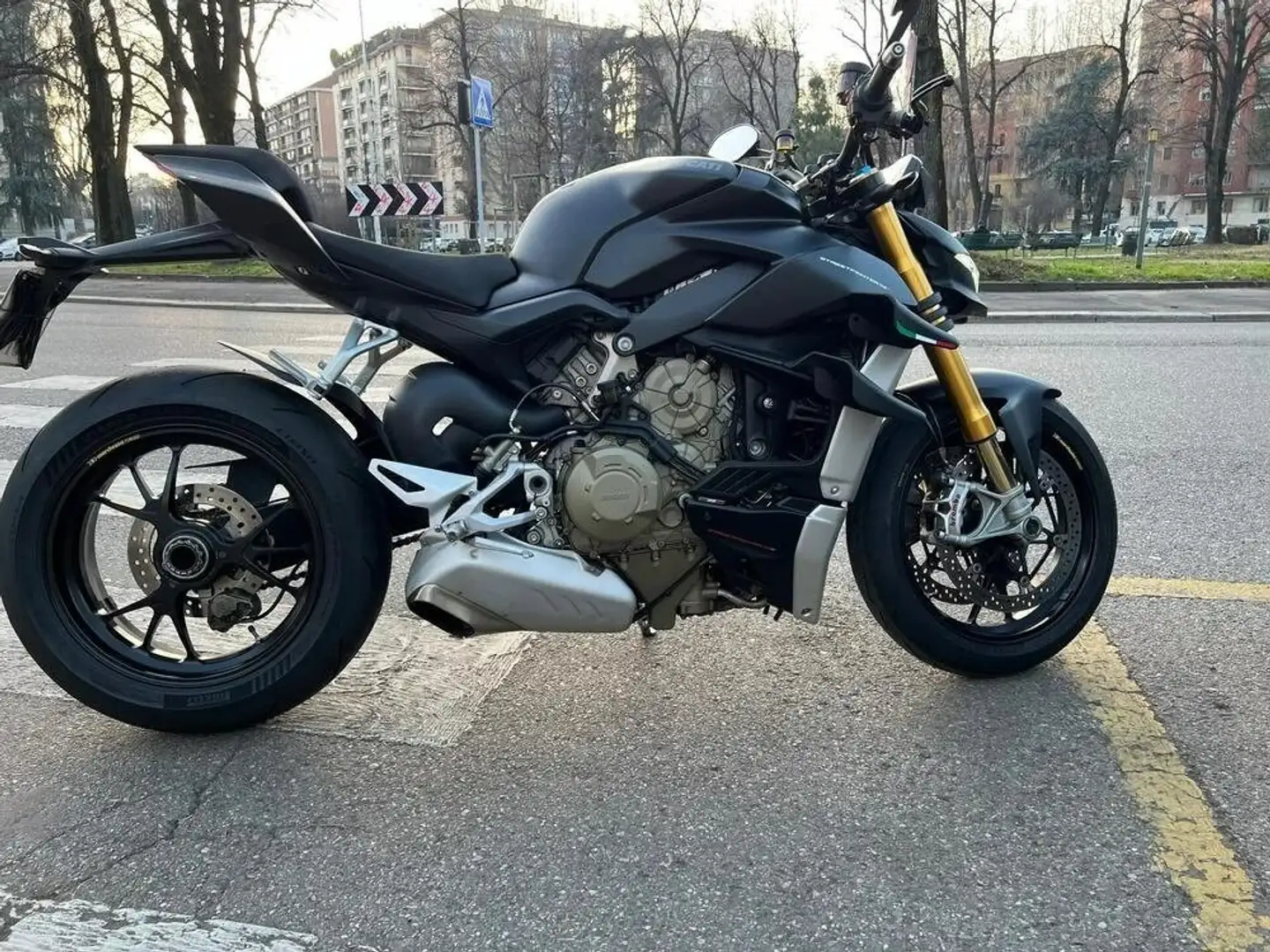Ducati Streetfighter Černá - 1