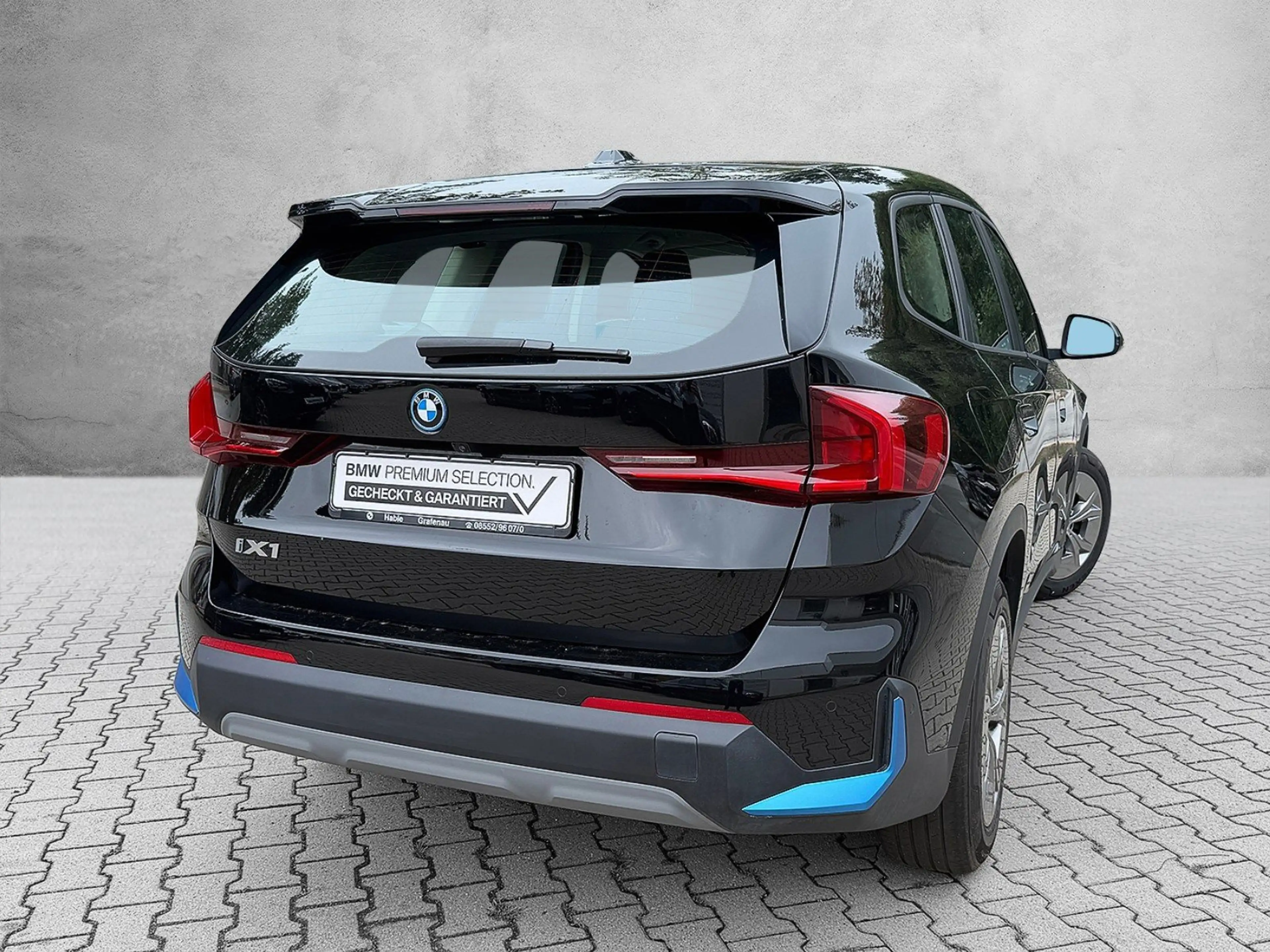 BMW iX1 xDrive30 — photo 2