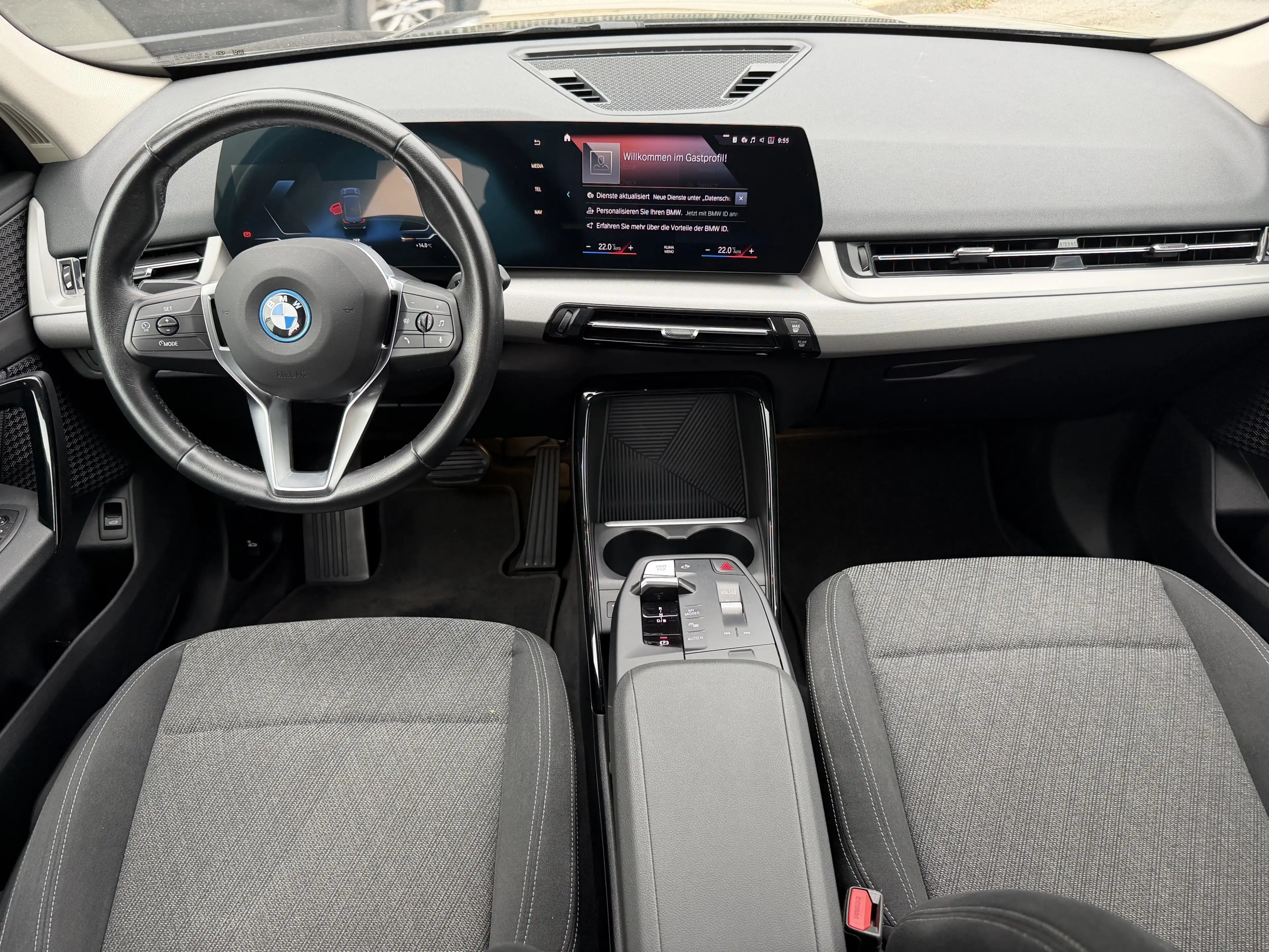 BMW iX1 xDrive30 — photo 6
