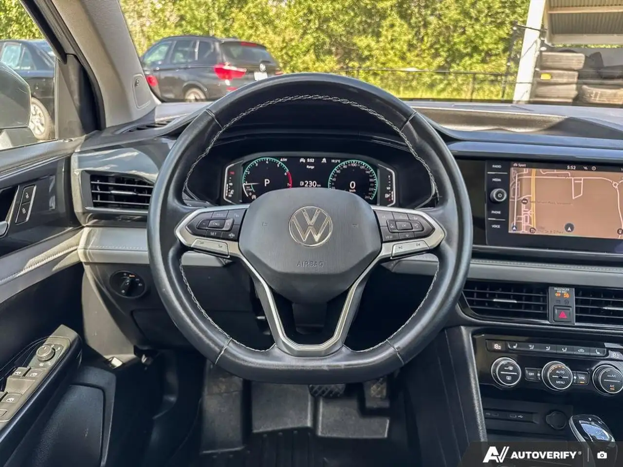 Volkswagen Taos photo Volkswagen Taos