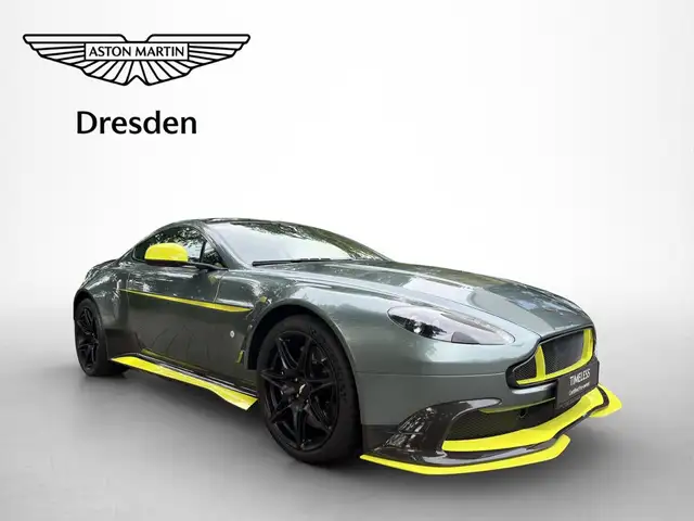 Aston Martin V8 view 8