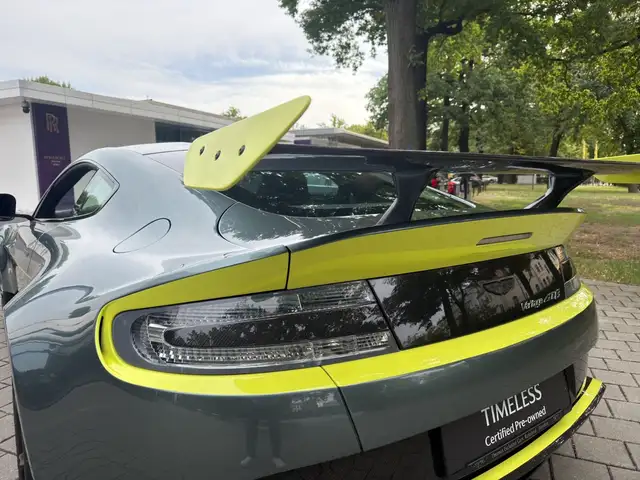 Aston Martin V8 view 11