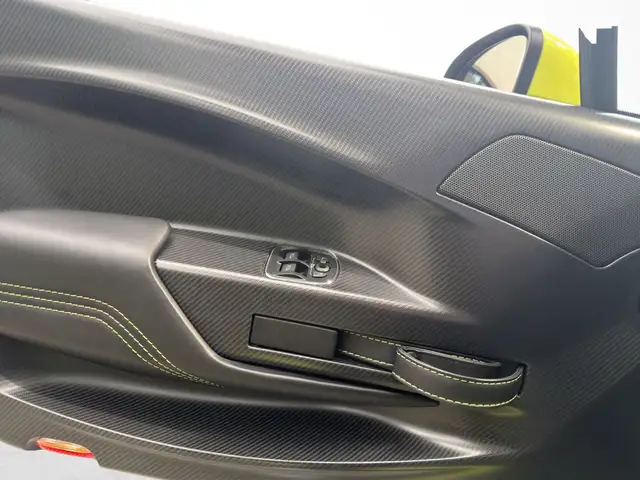 Aston Martin V8 view 15
