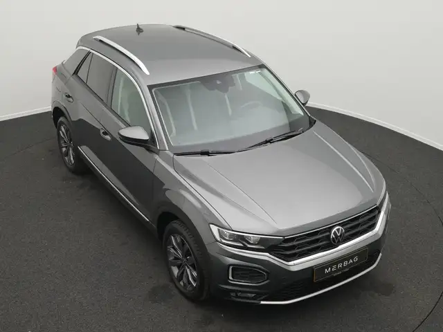 Volkswagen T-Roc view 12