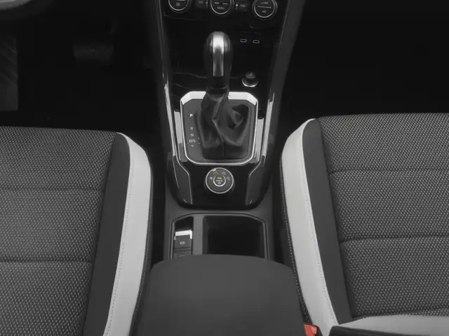 Volkswagen T-Roc view 21