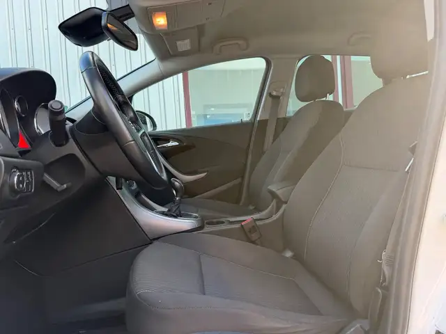 Opel Astra view 8