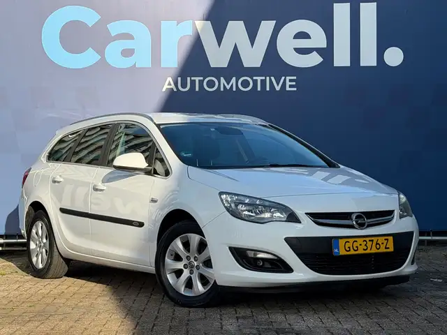 Opel Astra view 3