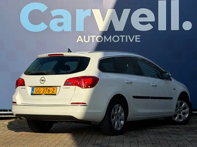 Opel Astra view 6