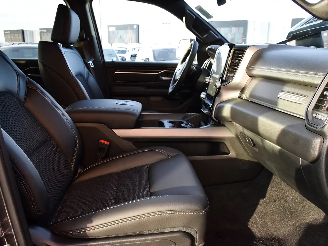 RAM 1500 снимка RAM 1500