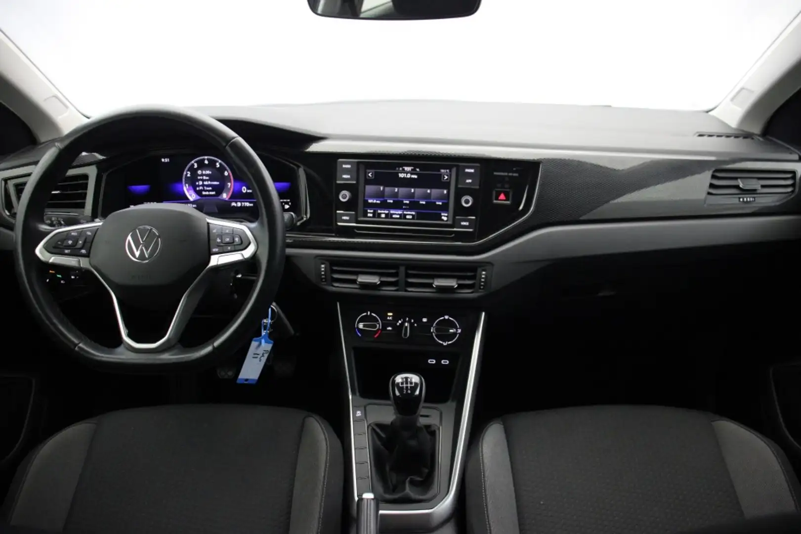 Volkswagen Polo 1.0 TSI Life - Digitaal Cockpit, Carplay, Adapt. C Zwart - 2