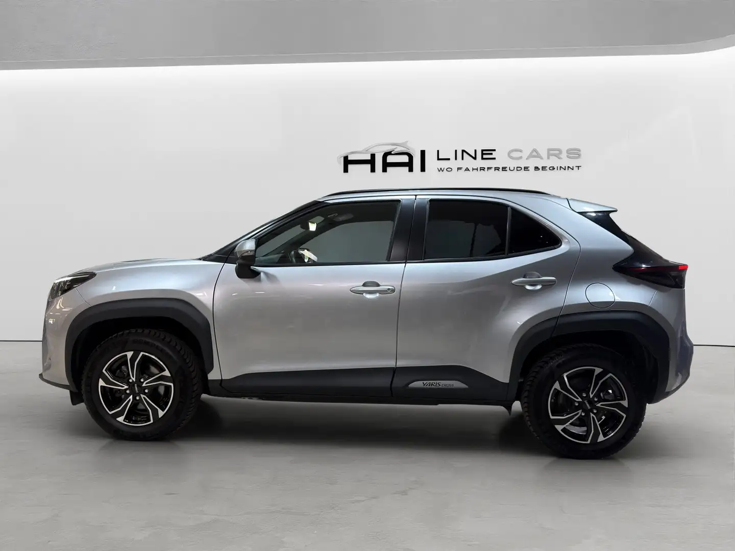 Toyota Yaris Cross 1,5 VVT-i Hybrid Allrad | LED | ACC | LED | Kamera Silber - 2