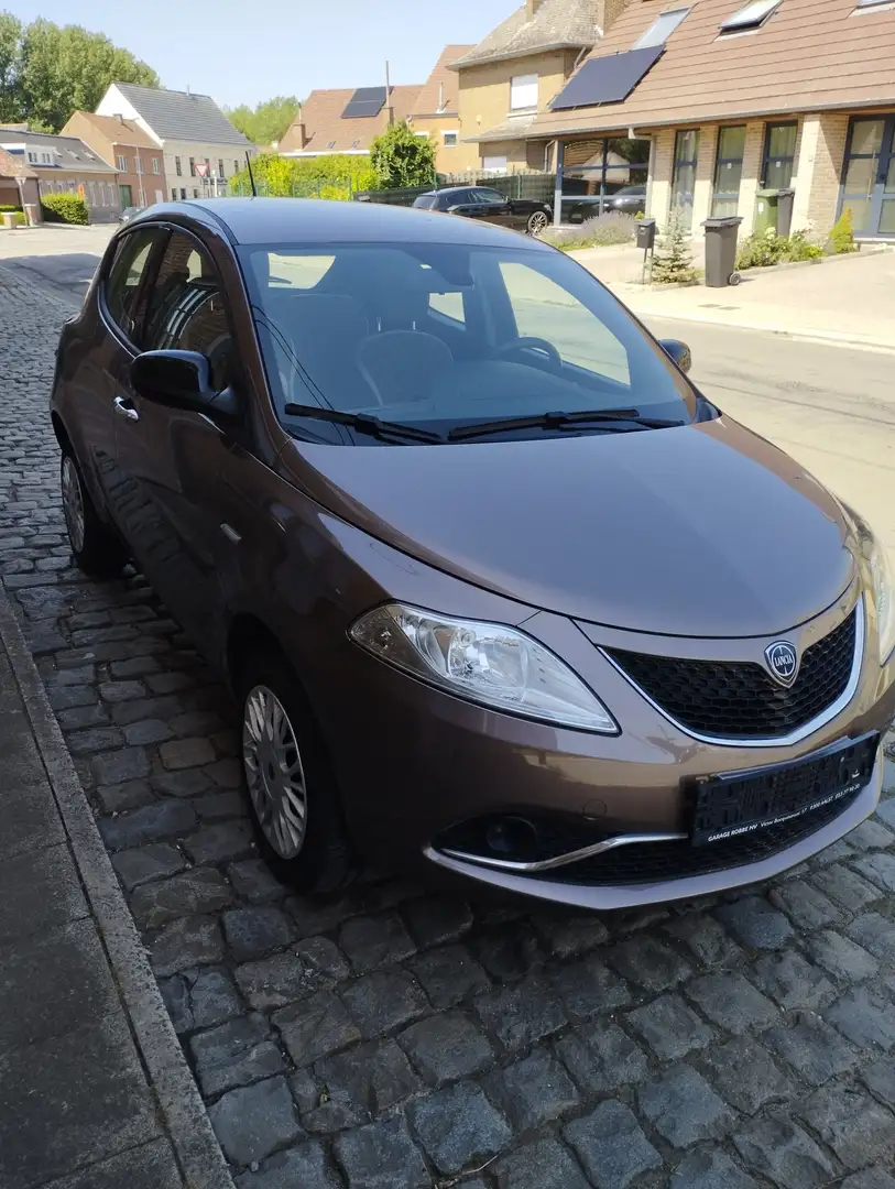 Lancia Ypsilon Y 0.9 TwinAir Turbo 8V S by Momodesign Mauve - 1
