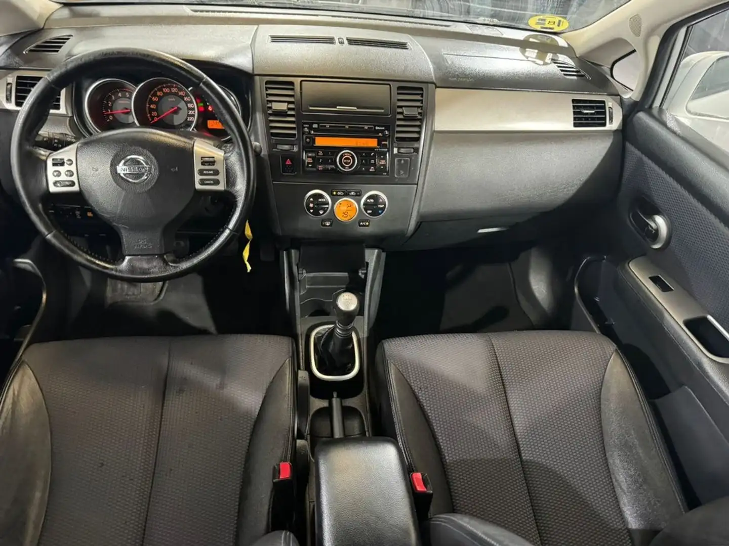 Nissan Tiida 1.5dCi Tekna Grau - 2