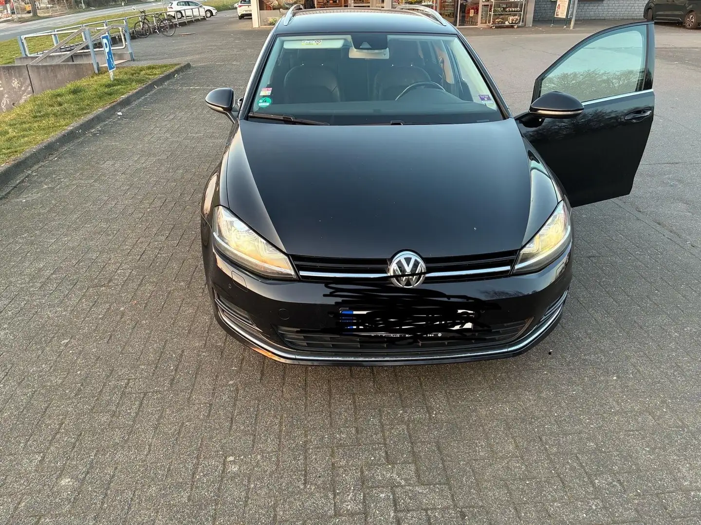 Volkswagen Golf Variant Golf VII Variant 1.4 TSI BlueMotion Technology Hig Schwarz - 1