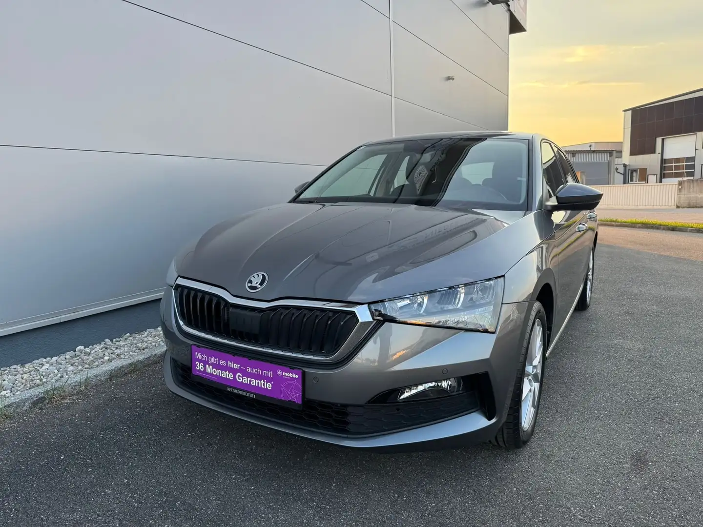Skoda Scala Ambition TSI Grau - 2