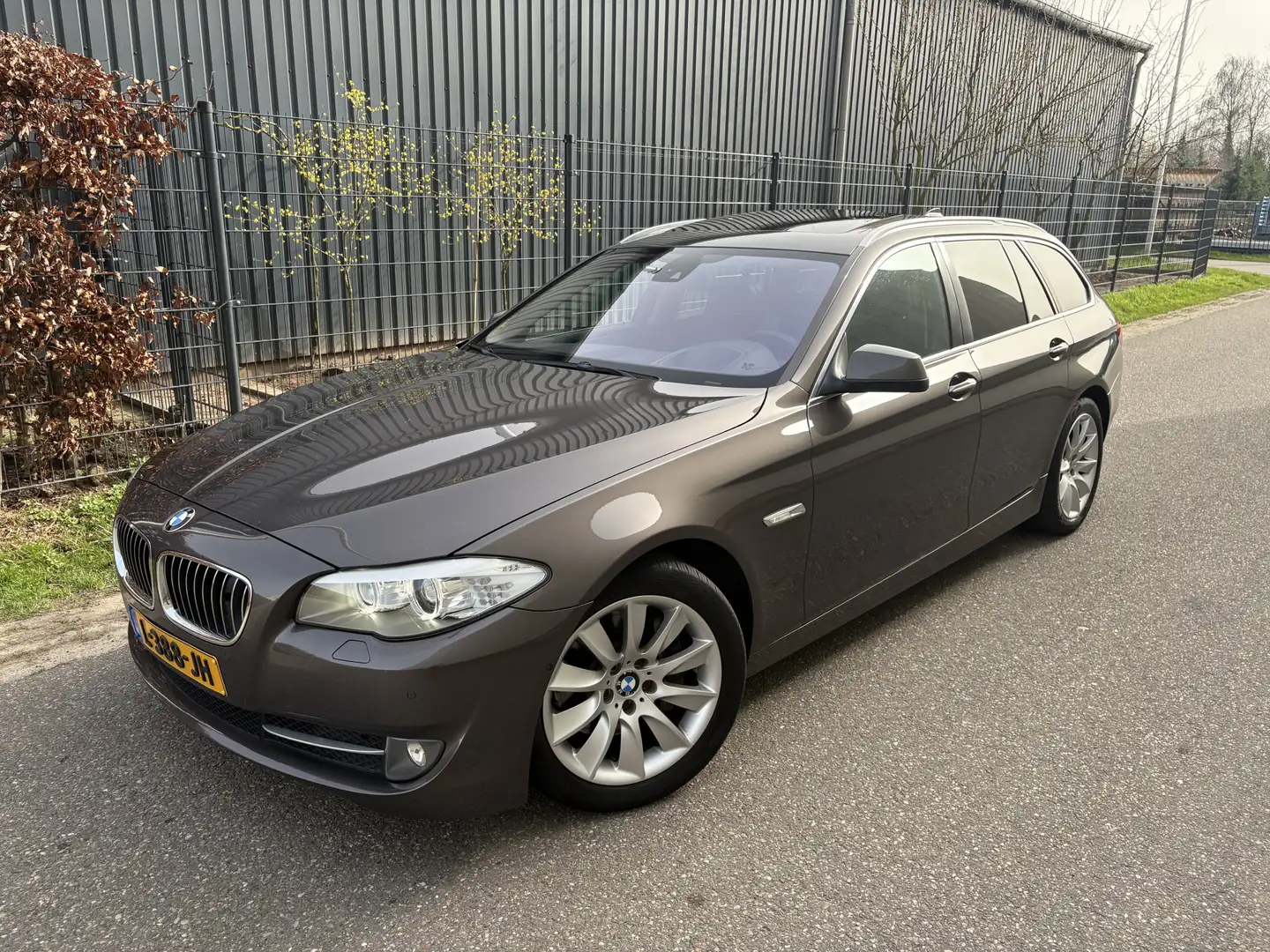 BMW 528 5-serie Touring 528xi High Executive / AUTOMAAT / Marrón - 2