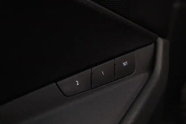 Audi E-Tron view 18