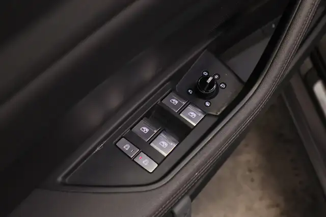Audi E-Tron view 16