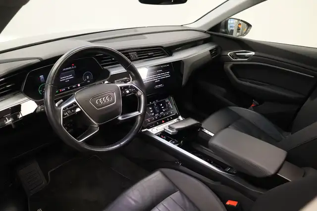Audi E-Tron view 5