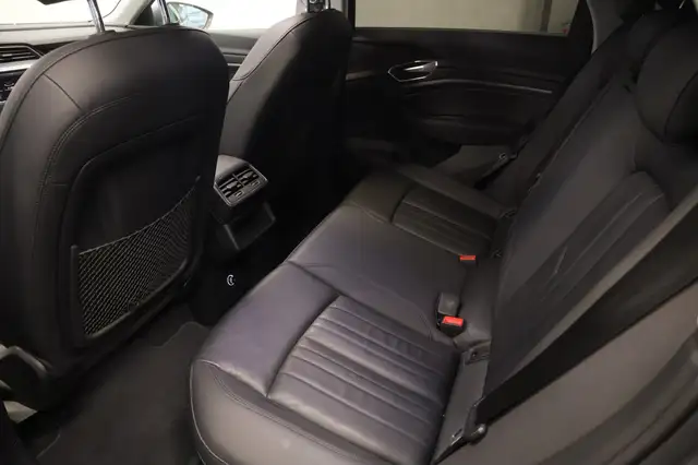 Audi E-Tron view 20