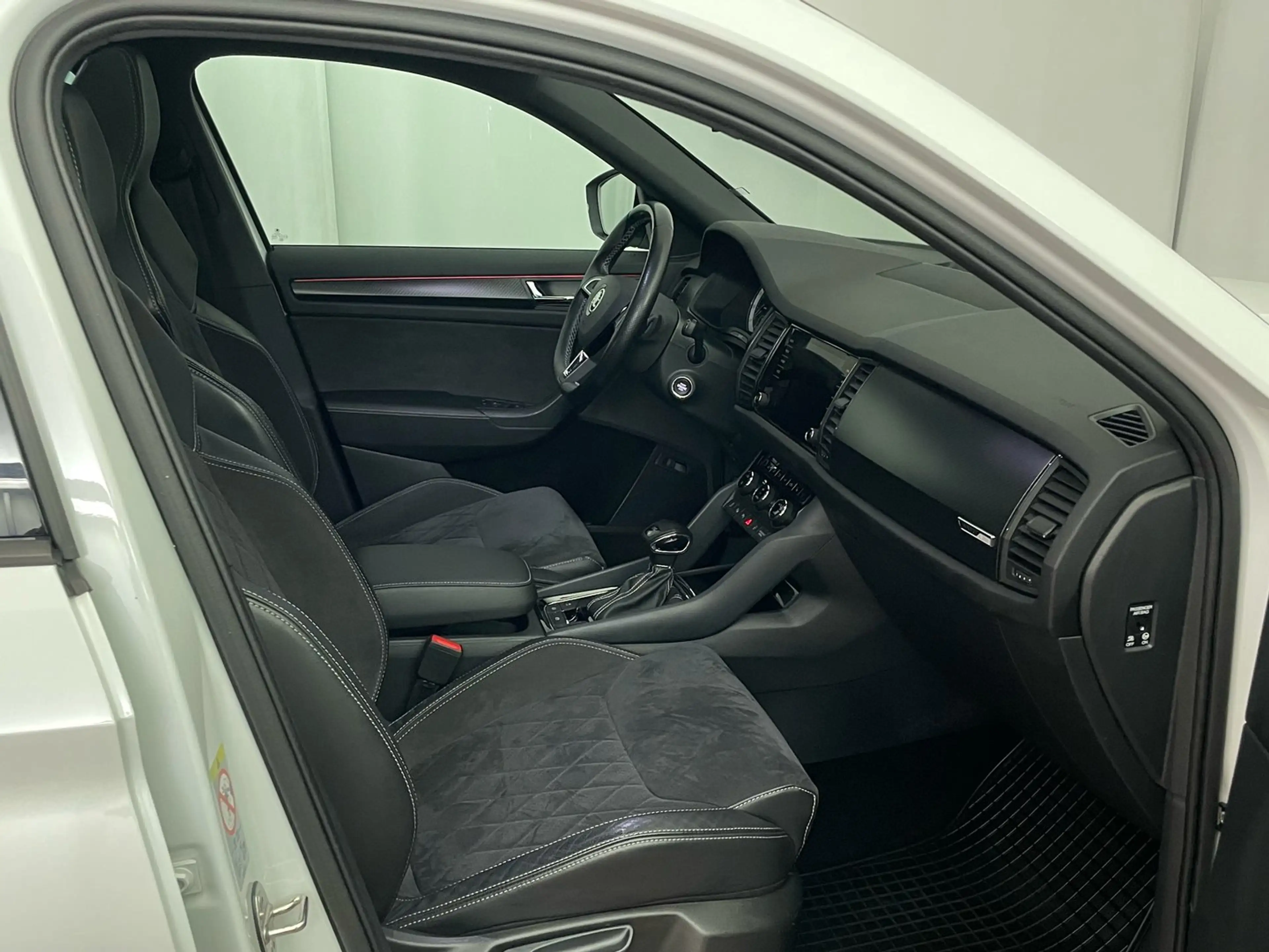 Skoda Kodiaq 4x4 SPORTLINE TSI DSG — photo 6