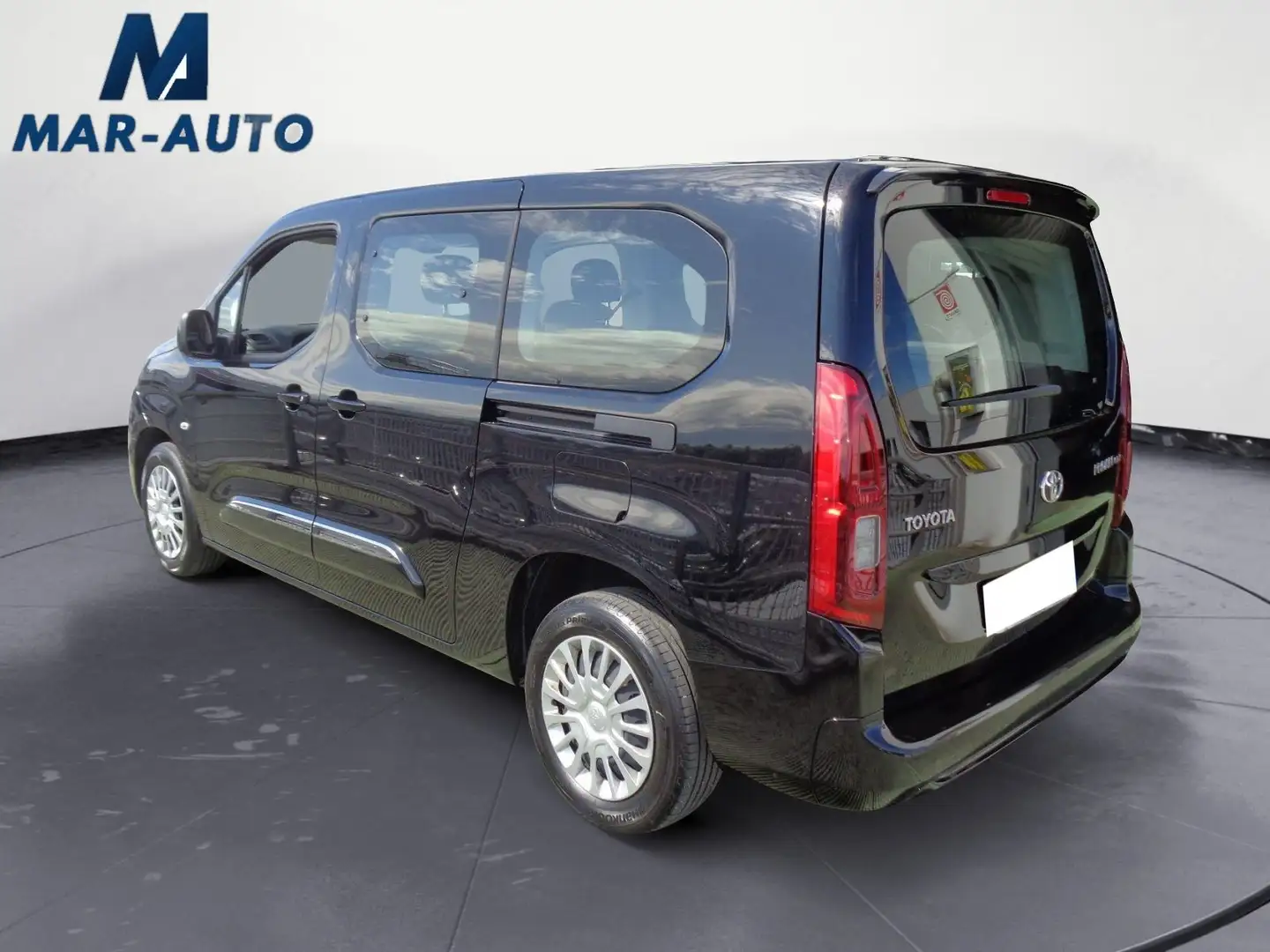 Toyota Proace City 1.5D 130 CV S&S Long D Lounge Чорний - 2