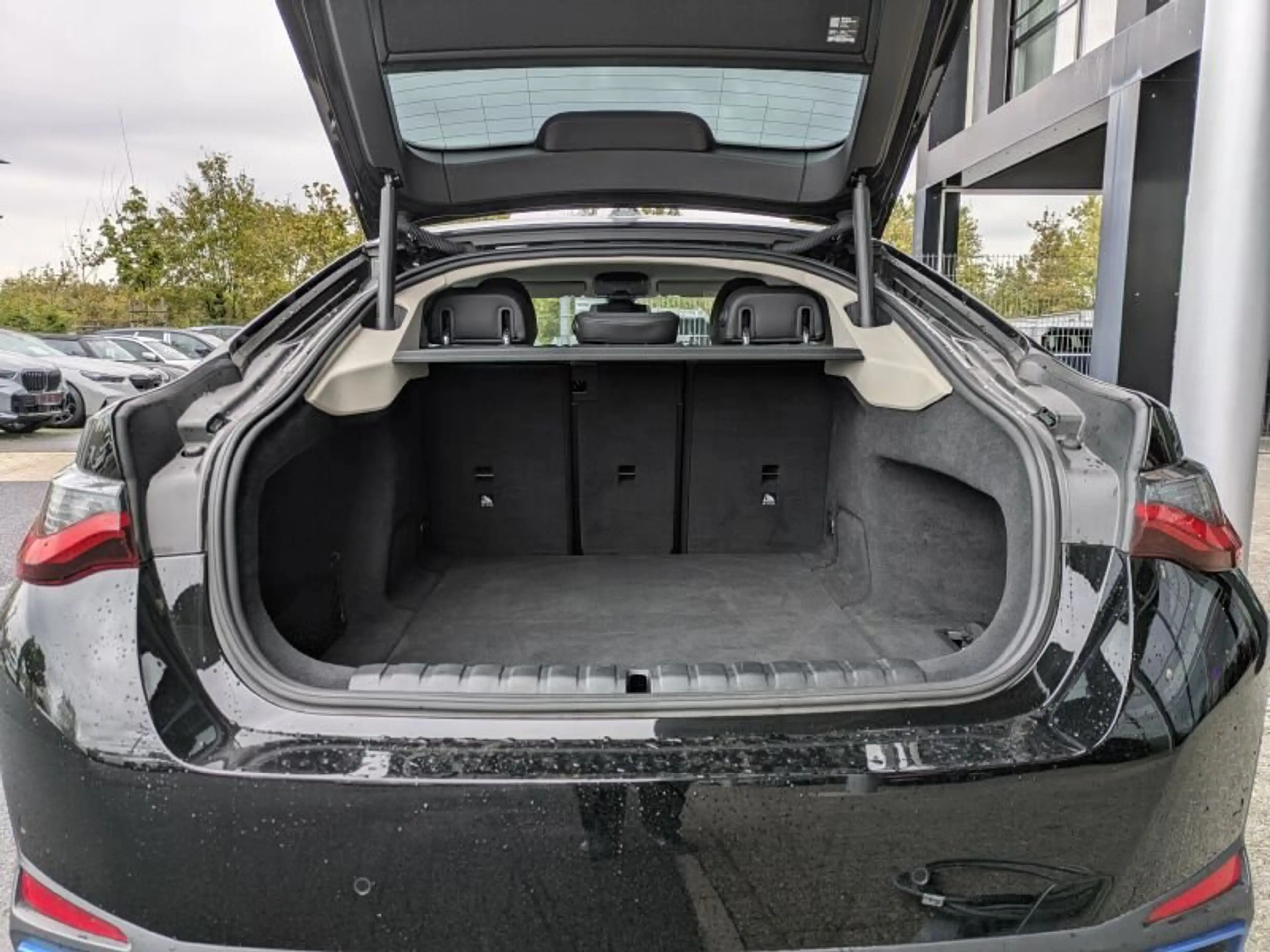 BMW i4 eDrive40 Gran Coupé — photo 12
