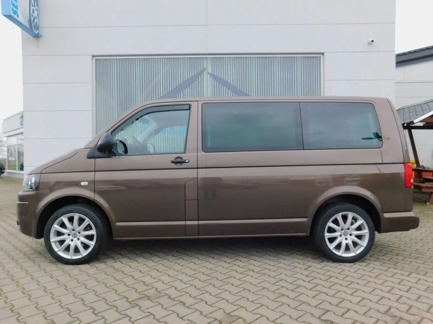 Volkswagen T5 Multivan T5 2.0 TDI Multivan Startline AHZ/LMF/Sitzheizun Brun - 2