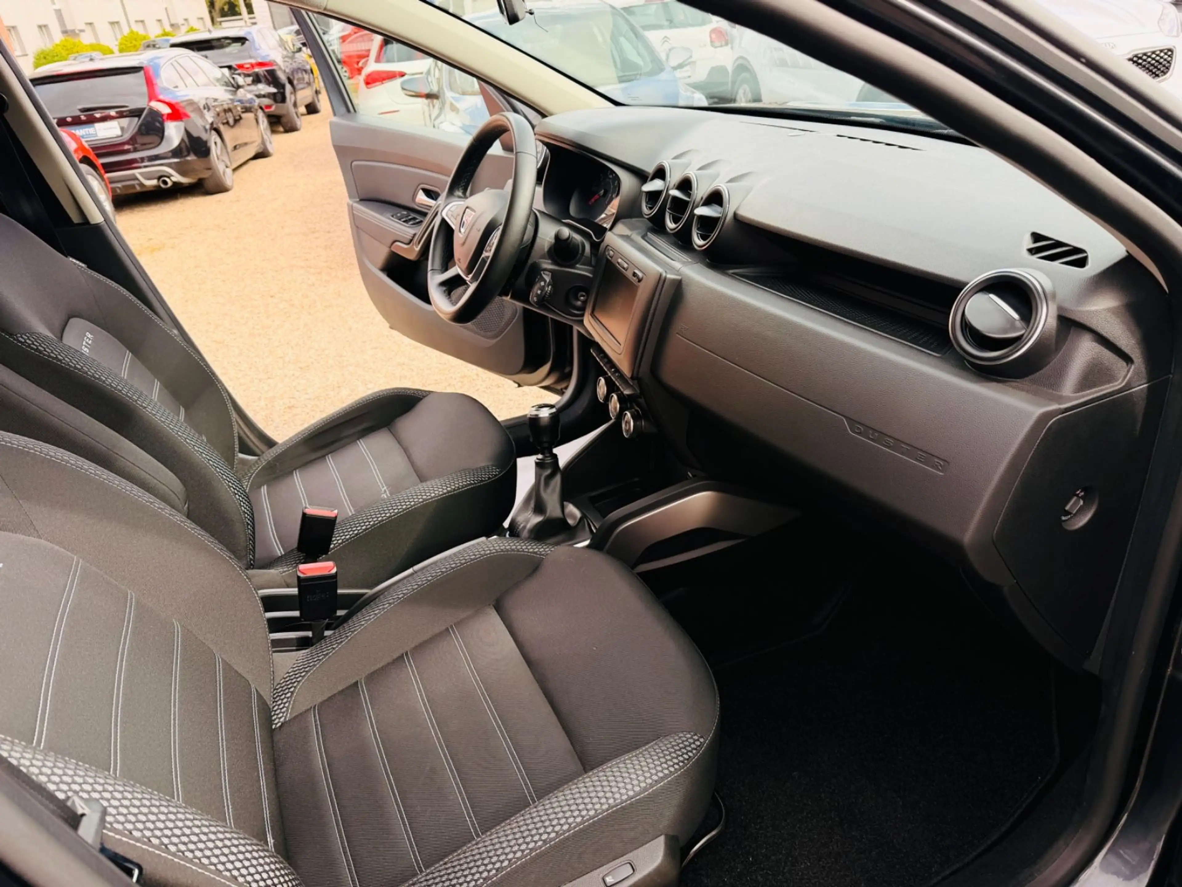 Dacia Duster II Prestige+Scheckheft+1 Hand+Navi+Kamera — photo 18