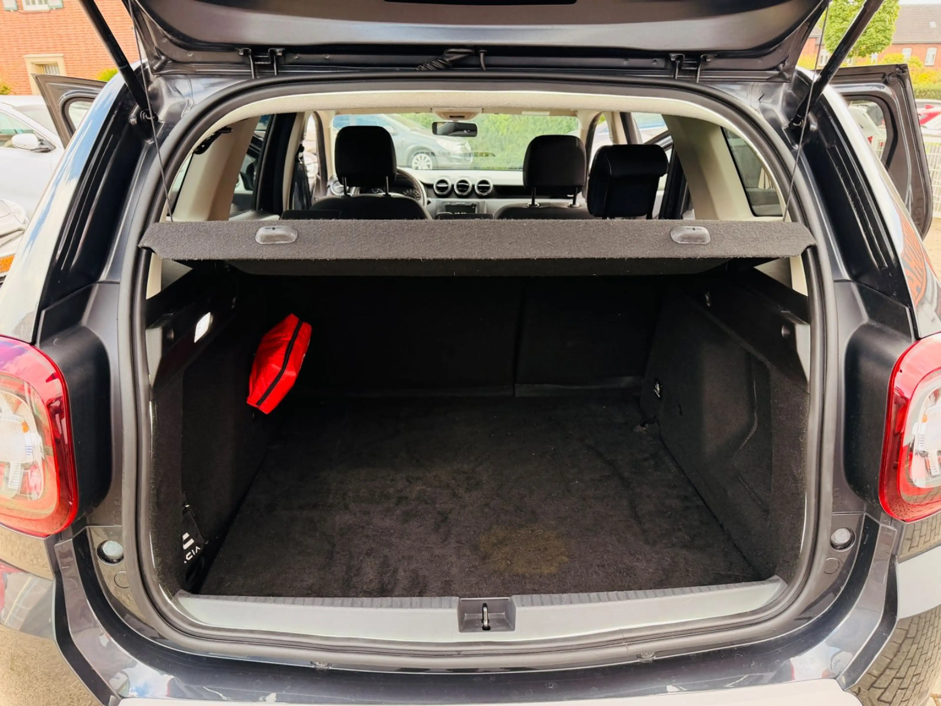 Dacia Duster II Prestige+Scheckheft+1 Hand+Navi+Kamera — photo 17